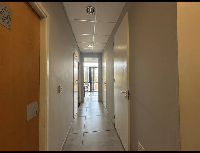219M² OFFICE FOR SALE IN SANDOWN